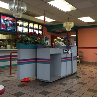 the inside of a fast food restaurant