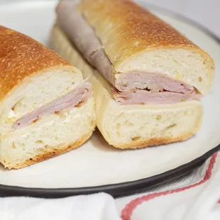 Jambon et fromage sandwich on our homemade ficelle.