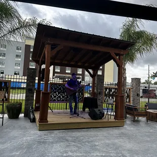 Just setting up! Great music!