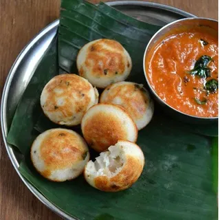 6 Piece Bullet Idli