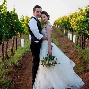 Flying Leap Vineyard in Elgin, AZ is a beautiful venue for that special day!!