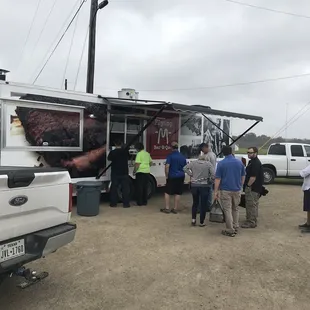 Drizzle and dreary day but light at the end of the line was top shelf Bar B Que!