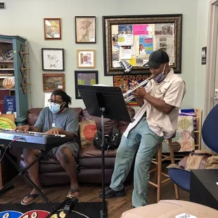 Live music!