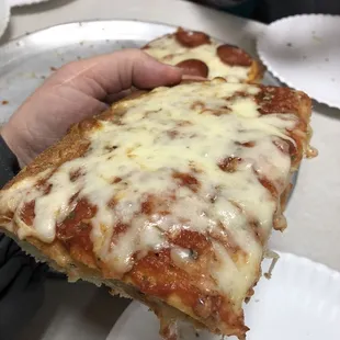 I prefer my Sicilian pizza sans toppings. It doesn&apos;t need them.