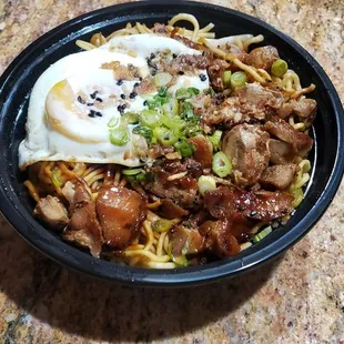 Pan fried ramen noodles with chicken