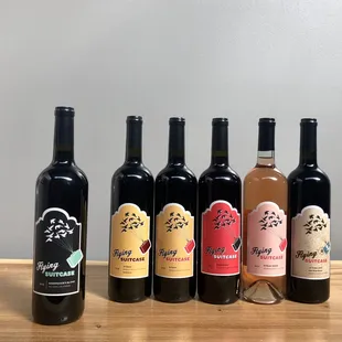 Double Gold and Best in Class medal winning Winemaker's Blend in SF International Wine Competition, and 5 silver medal winners.