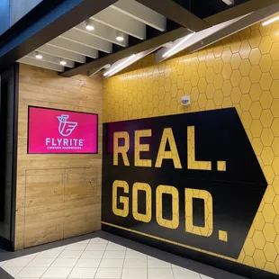 Flyrite chicken sandwiches by Gate 22