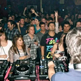 Packed house for ALEX KENJI