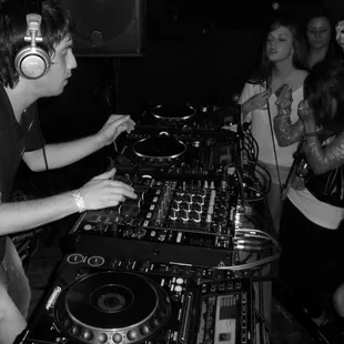 303 Lovers , Hot Fingers Producer ALEX KENJI live at FOCUS