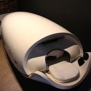 The Alpha 2010 provides mild vibration with heat used for pain, jet lag, stress-relief, and weight loss.