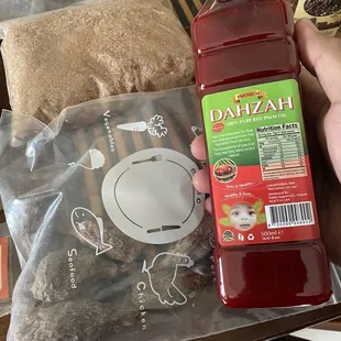 Red palm oil, African pepper, grains of paradise