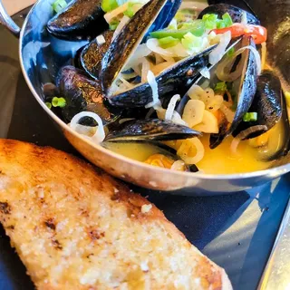 Steamed P. E. I. Mussels