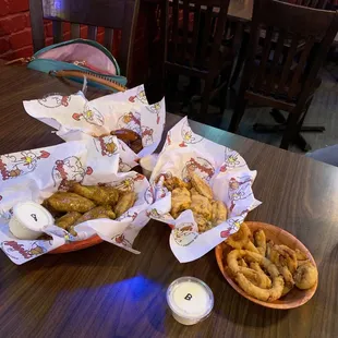 Buffalo Blue, Lemon Pepper &amp; Kung Fu Wings