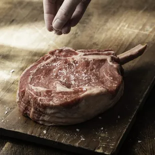 Raw Bone in Ribeye: Aged for 21 days, this cut will elevate your experience and bring the natural flavors of the meat on the bone.