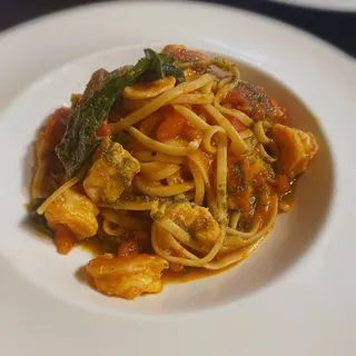 Linguini al Pomodoro