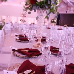 Beautiful fall wedding at Dan Foley Cultural Center w/ decor by Fabulous Creations &amp; Blush Uplighting by www.brightenuplighting.com