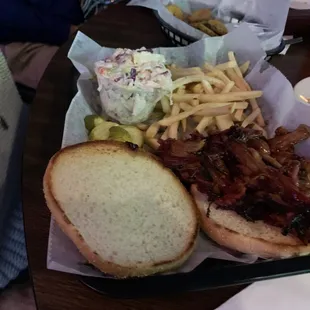 Pulled pork sandwich