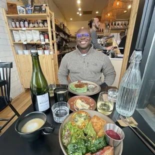 Biscuit brekky and cremant