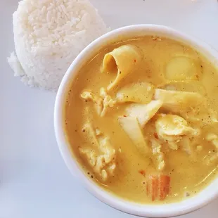 Yellow curry (chicken)