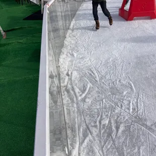 More piles of loose ice.