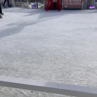 Hard to see but shows some of the layer of crumbly ice even at the beginning of a session.