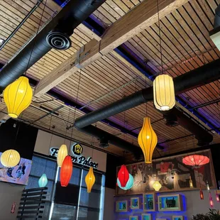 How freaking cute is the decor!  Perfect date night spot!