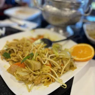 Pad Thai, mango curry, green curry, Thai tea