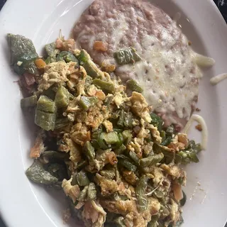 Huevos con Nopales