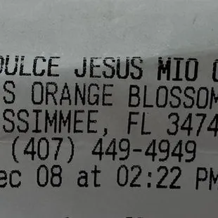 El lugar y el recibo con la fecha