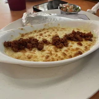 Queso Fundido con Chorizo