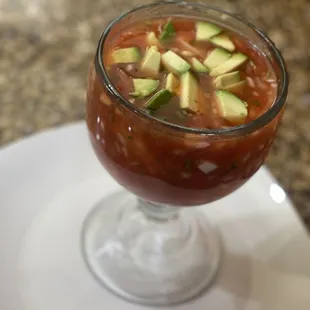 Cocktel de camaron 
(Shrimp with tomato, onion, cilantro and avocado)