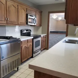 Full kitchen with industrial ice maker