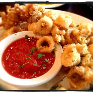 Fried Calamari With Dipping Sauce