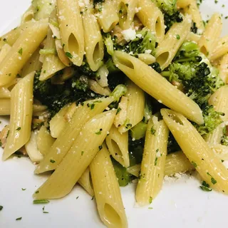 Penne with Broccoli with Garlic and Oil