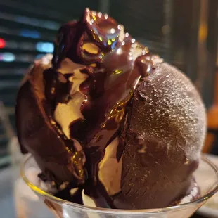 Bomba - Classic vanilla and chocolate gelato, caramel center, almonds, chocolate coating - January 2025. HUGE DESSERT - can be ahared by 2.