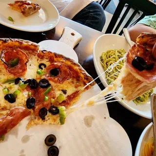 Salami Pizza