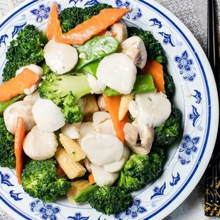 Sautéed Scallops with Vegetables