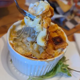 Mac n cheese topped with cheeseitz!