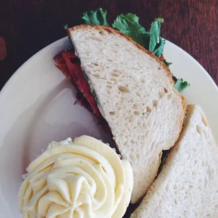 Blt and cupcake for lunch