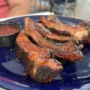 STICK TO YOUR RIBS SNACKER