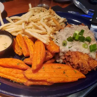 WINNER WINNER FRIED CHICKEN & SAUSAGE GRAVY DINNER
