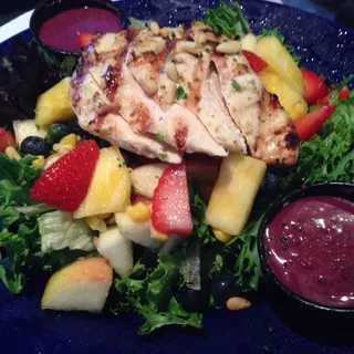 BERRY ABUNDANT SALAD