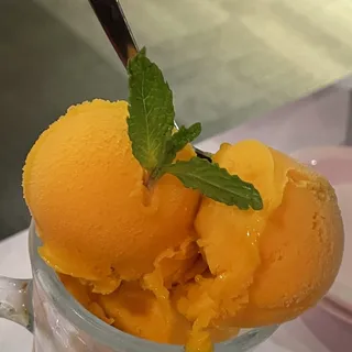 VILLA DOLCE MANGO AND RASPBERRY SORBET