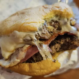 Double Godfather - salami, pepperoni and mozzarella (I chose to get the creamy garlic pesto on the side.)