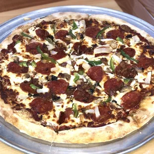 Supreme PIZZA.