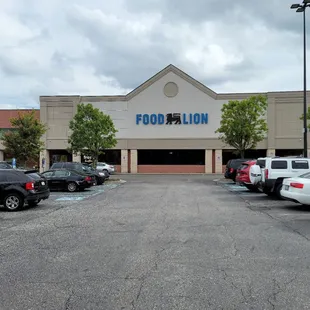 a parking lot full of cars