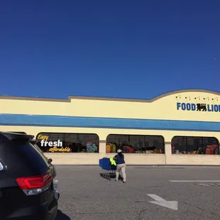 Outside the Food Lion