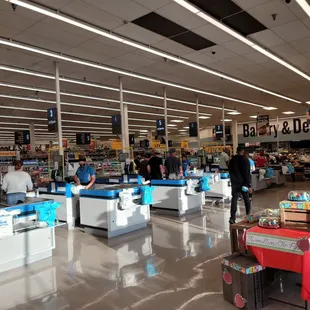 customers in a grocery store