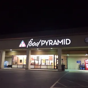 Food Pyramid late night