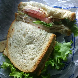 Boar's head buffalo chicken breast, chipotle gouda, lettuce, tomato, and mayo on fresh rye bread... $4.49